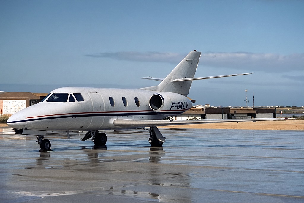 Dassault Mystère 10 Representative ICAO FA10 family; configuration may differ.
