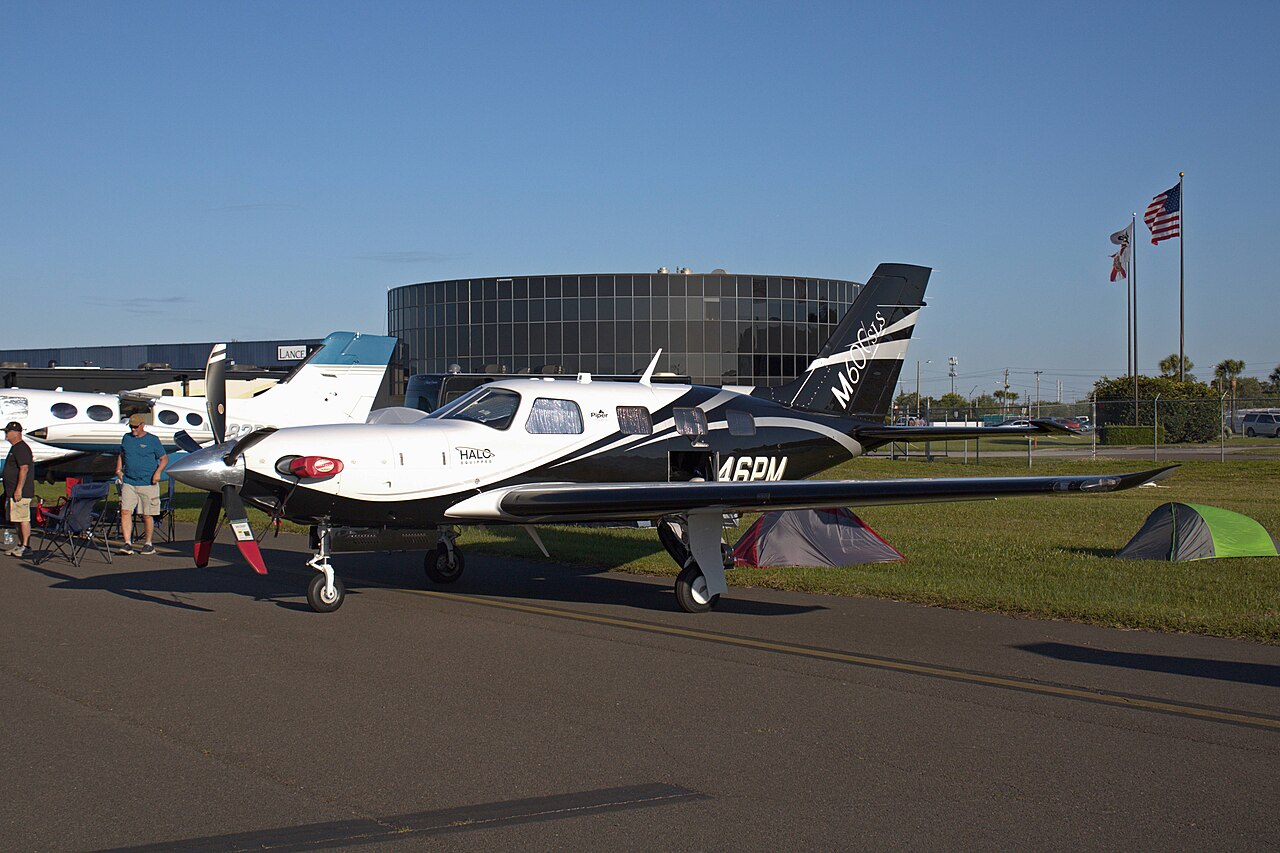 Piper M600 SLS — earlier turboprop variant than the M700 Fury specification below.